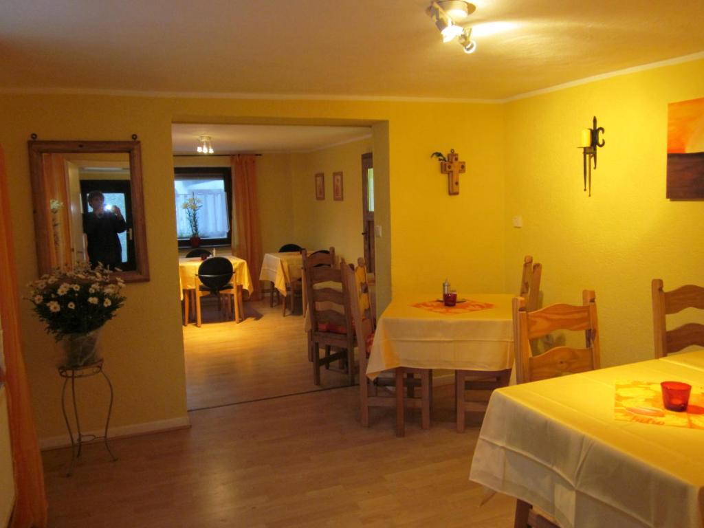 Gastehaus Am Fels Hotel Алтенар Екстериор снимка