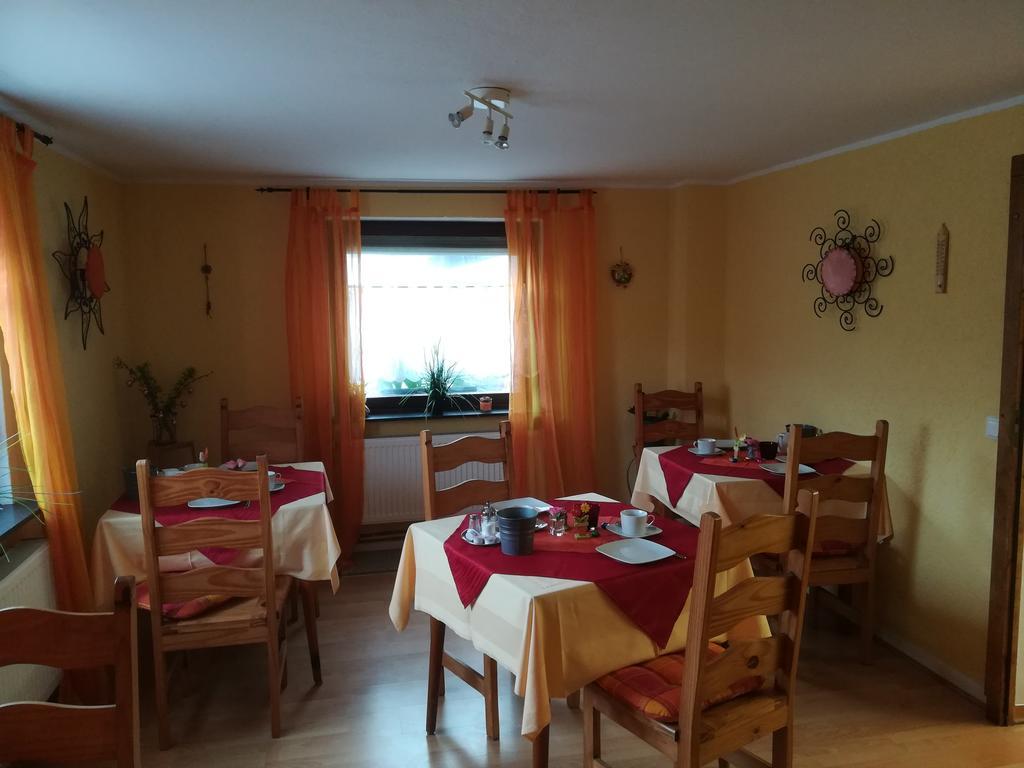 Gastehaus Am Fels Hotel Алтенар Екстериор снимка